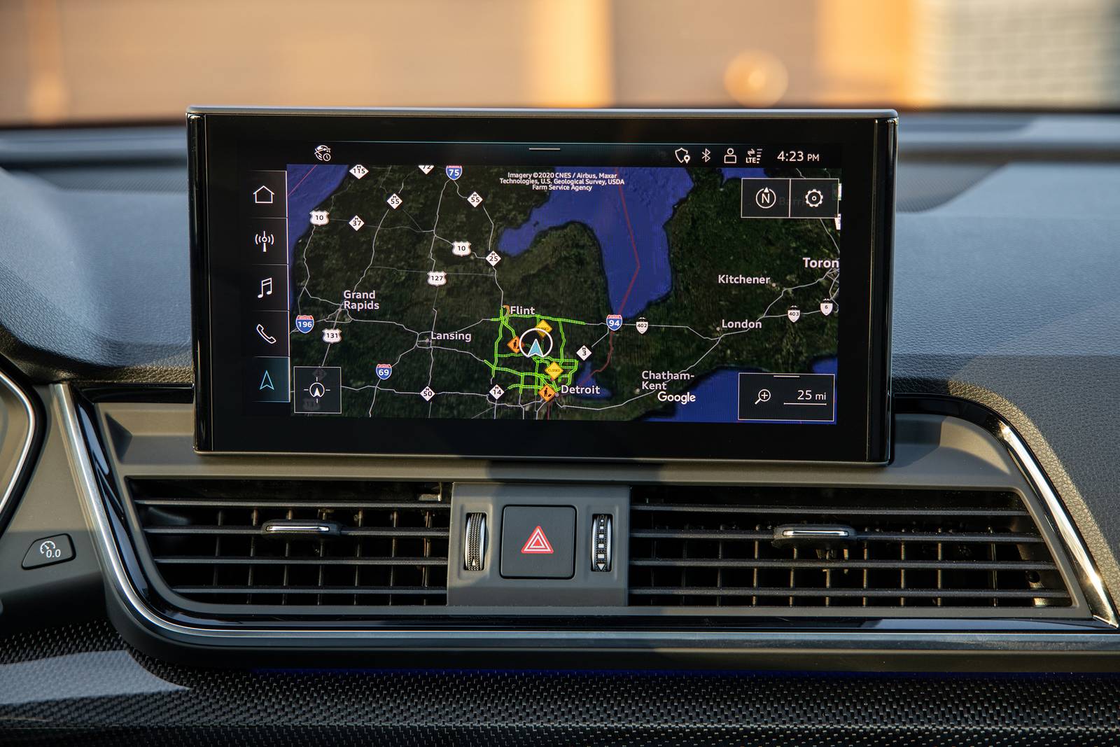 2021 Audi Sq5 interior NAVSYS