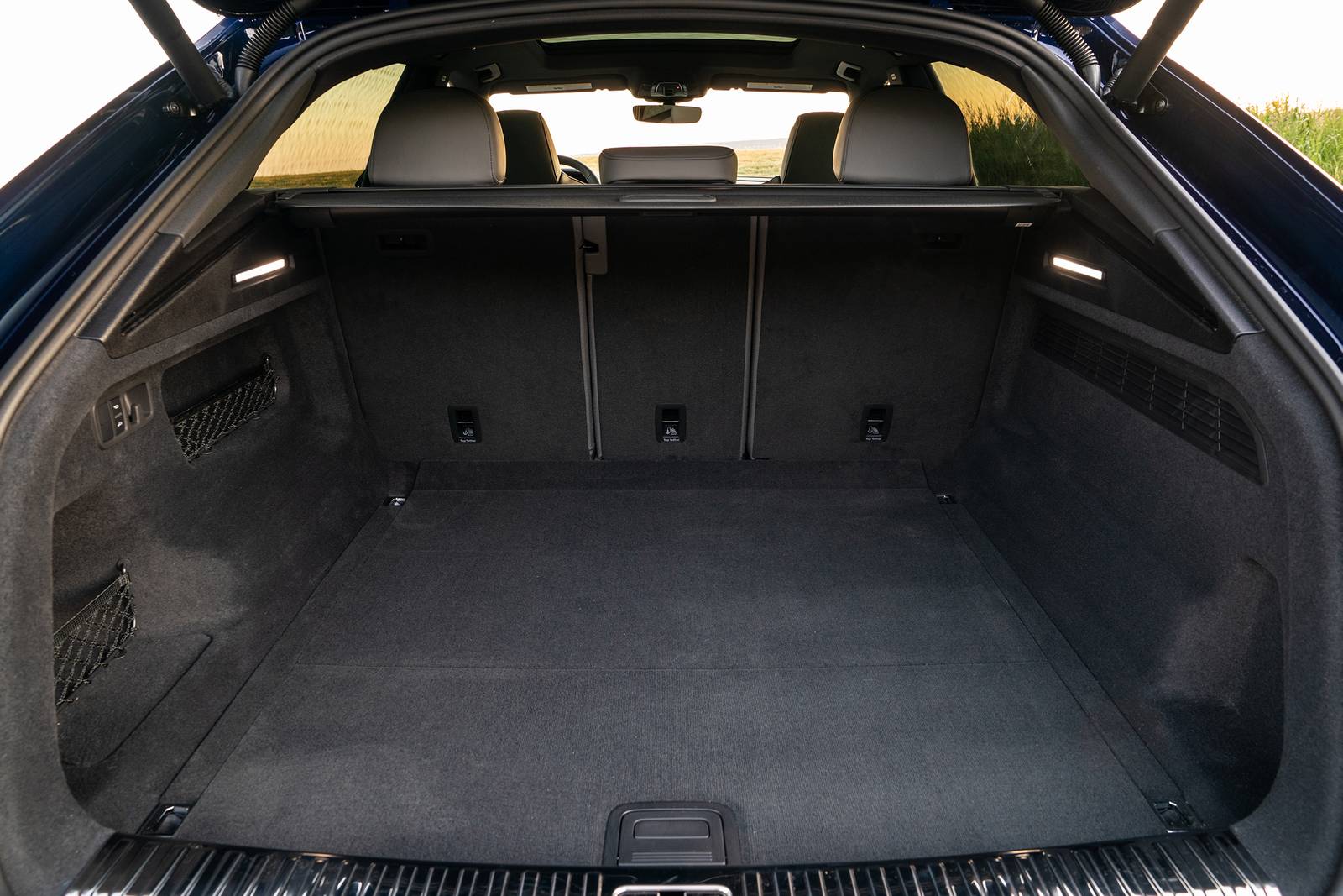 2021 Audi SQ8 interior CARGO