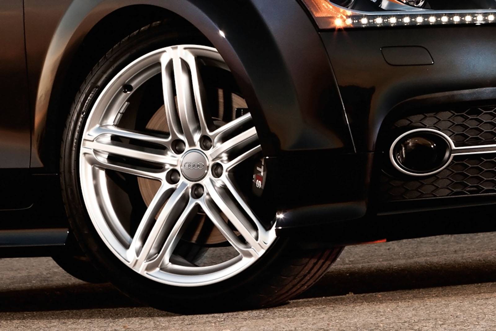 2012 Audi TTS exterior W