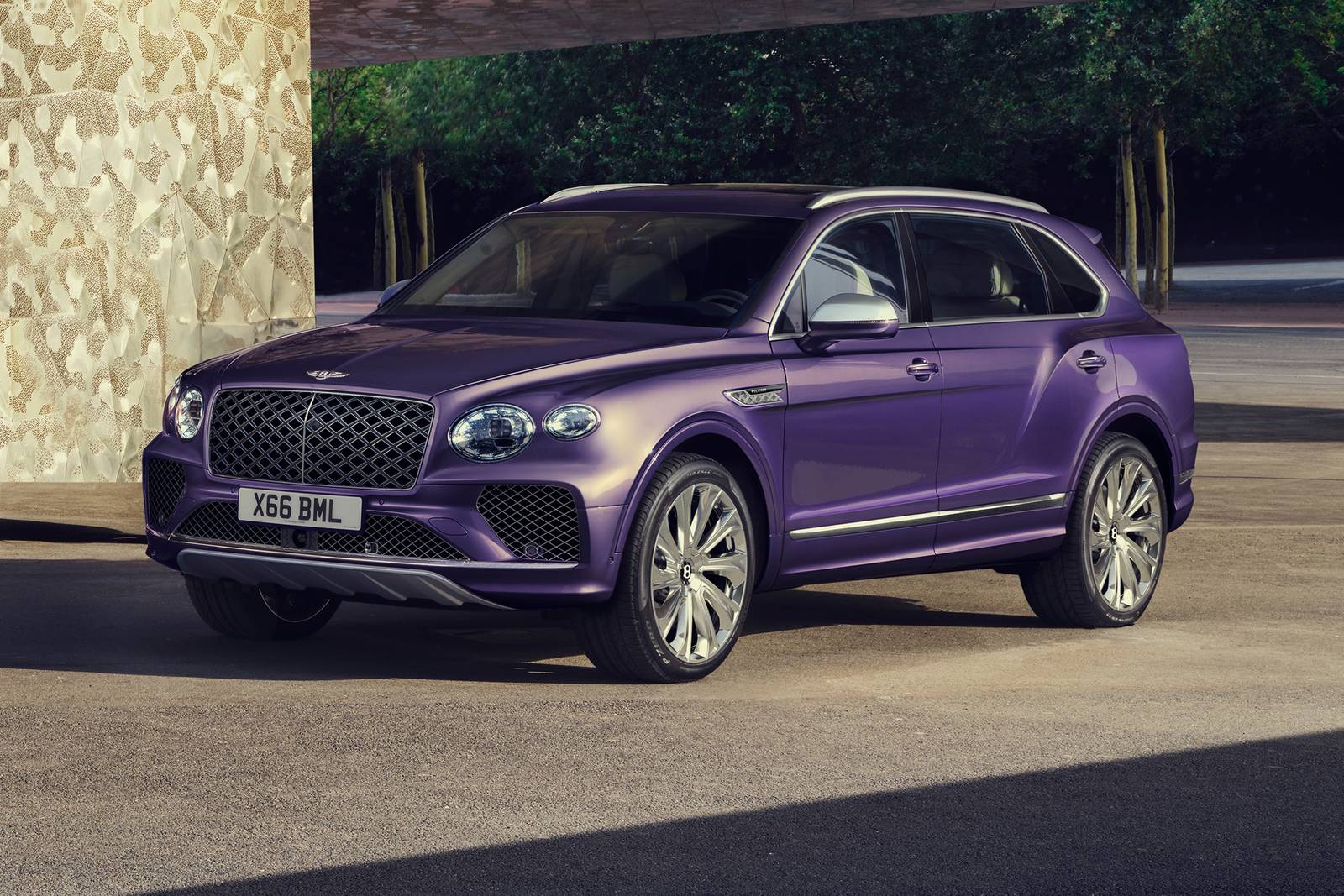 2024 Bentley Bentayga exterior FQ