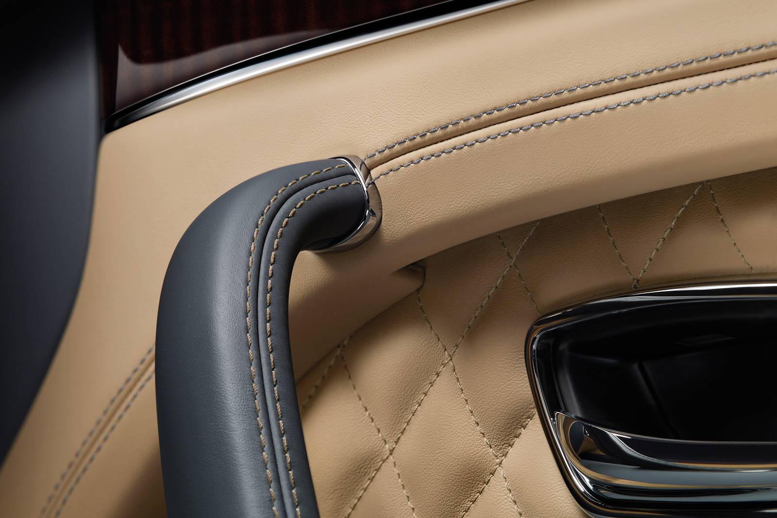 2019 Bentley Bentayga front safety DETAIL