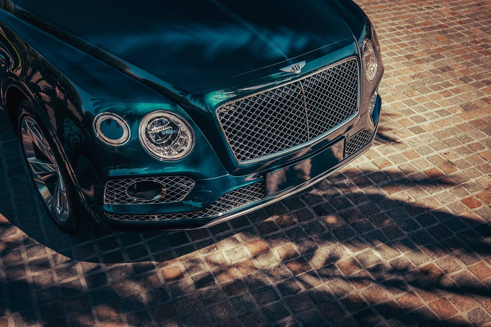 2020 Bentley Bentayga exterior EDETAIL