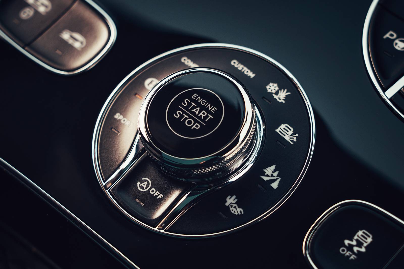 2021 Bentley Bentayga front safety DETAIL