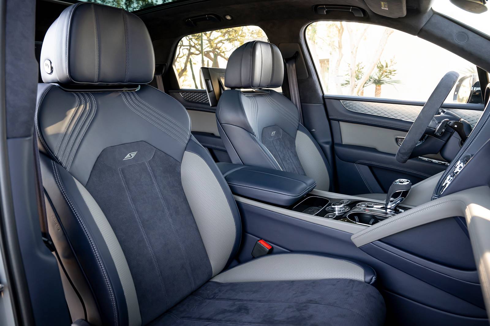2023 Bentley Bentayga interior I