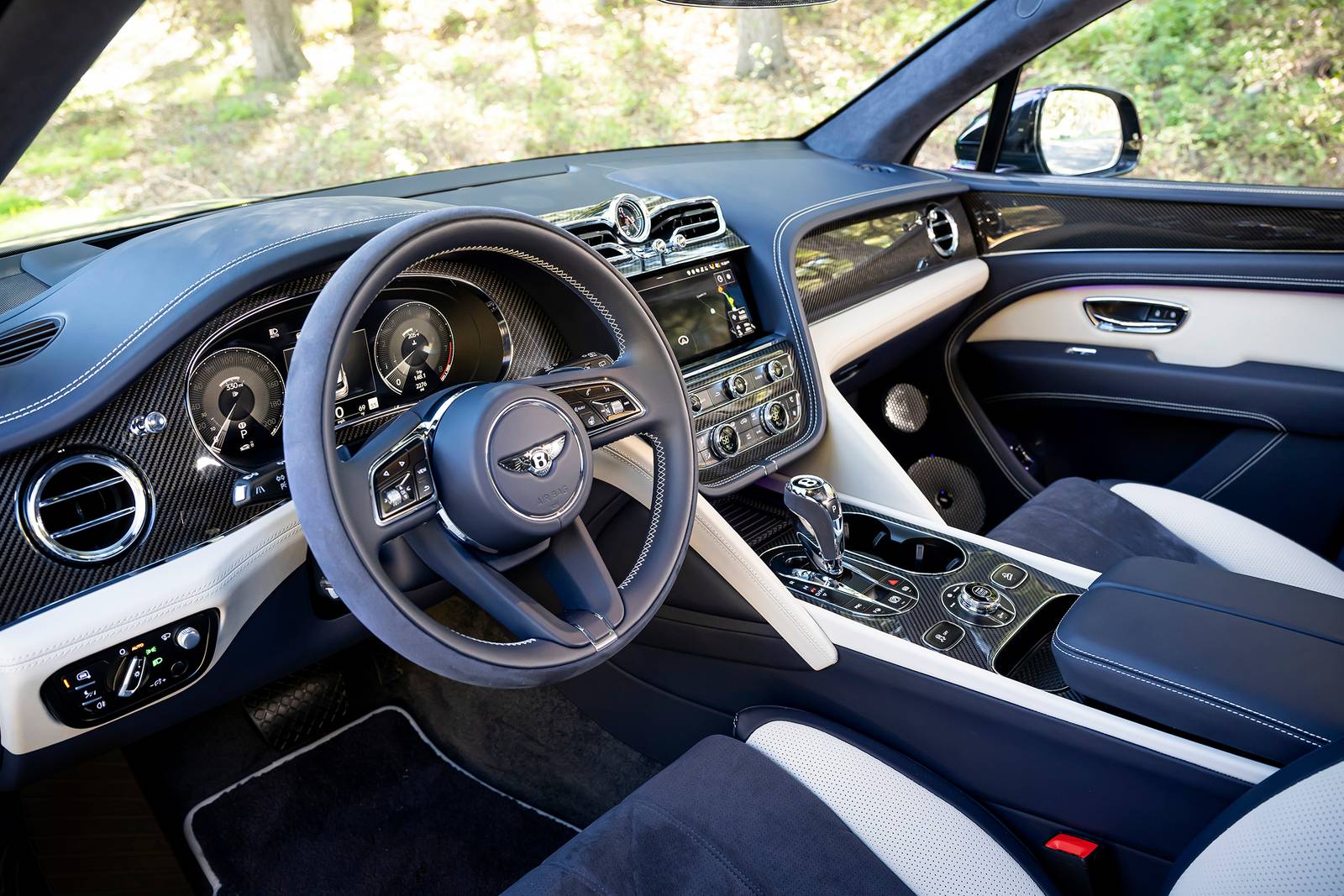 2023 Bentley Bentayga interior SWD