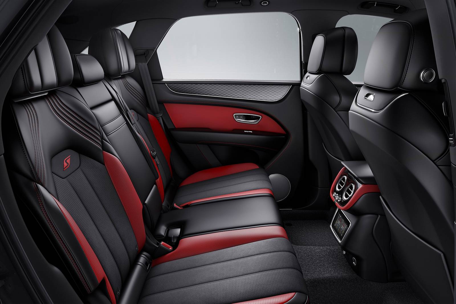 2024 Bentley Bentayga interior RI