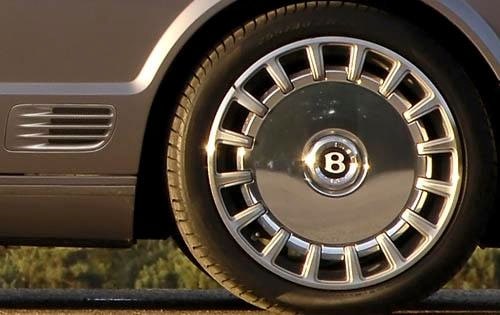 2010 Bentley Brooklands — OEM photo 2