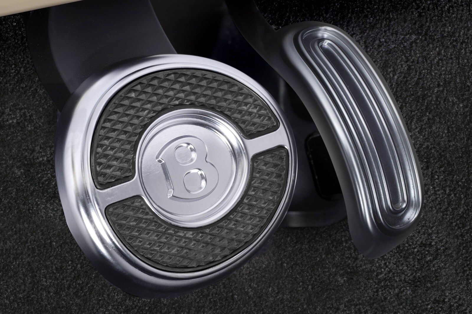 2010 Bentley Continental GTC interior DETAIL