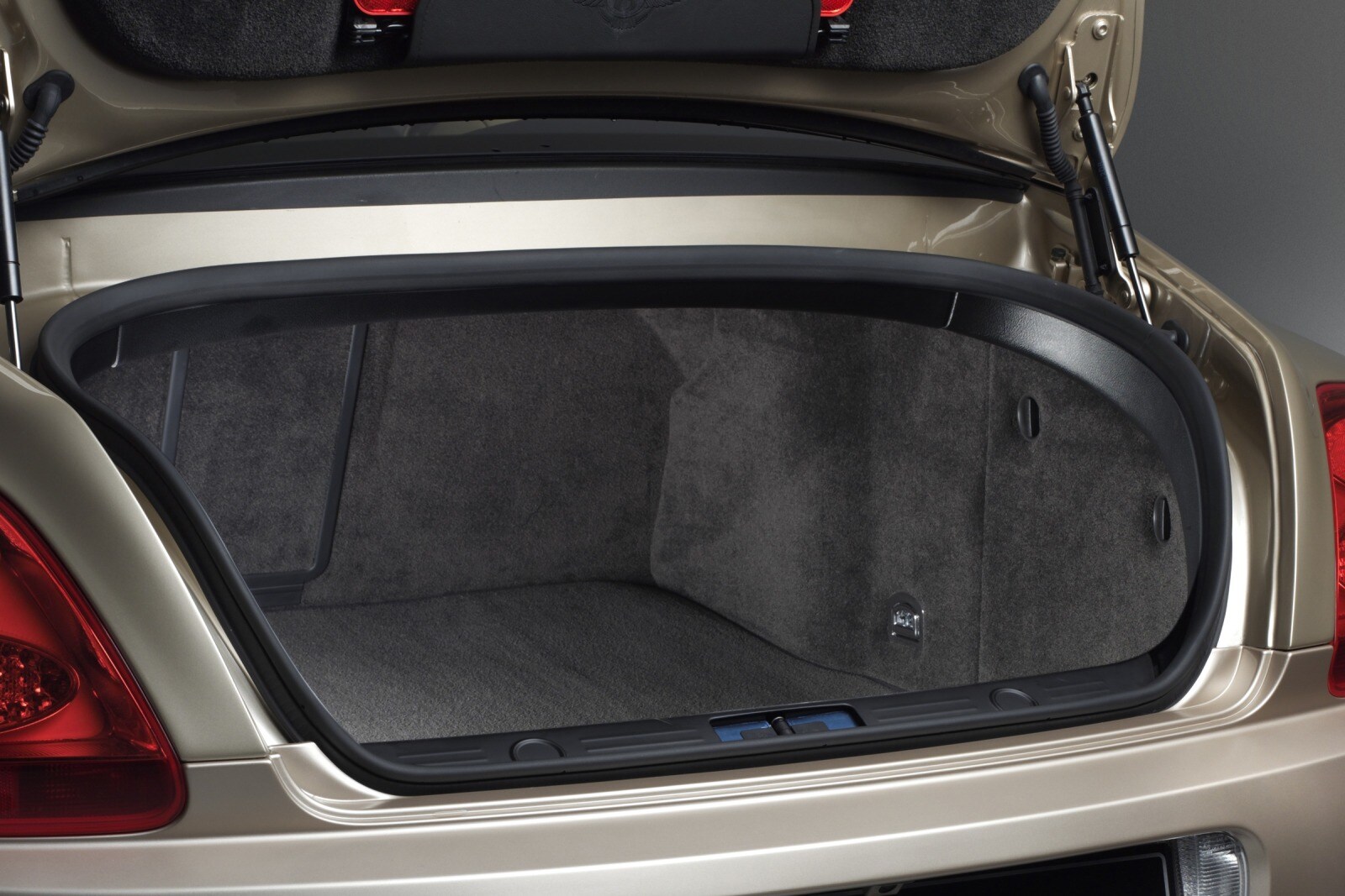 2010 Bentley Continental GTC interior CARGO