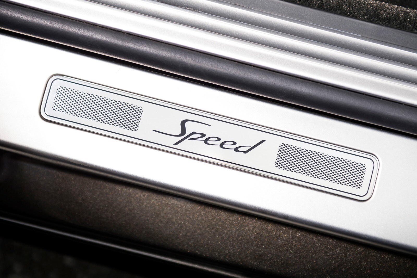 2016 Bentley Continental GT interior DETAIL