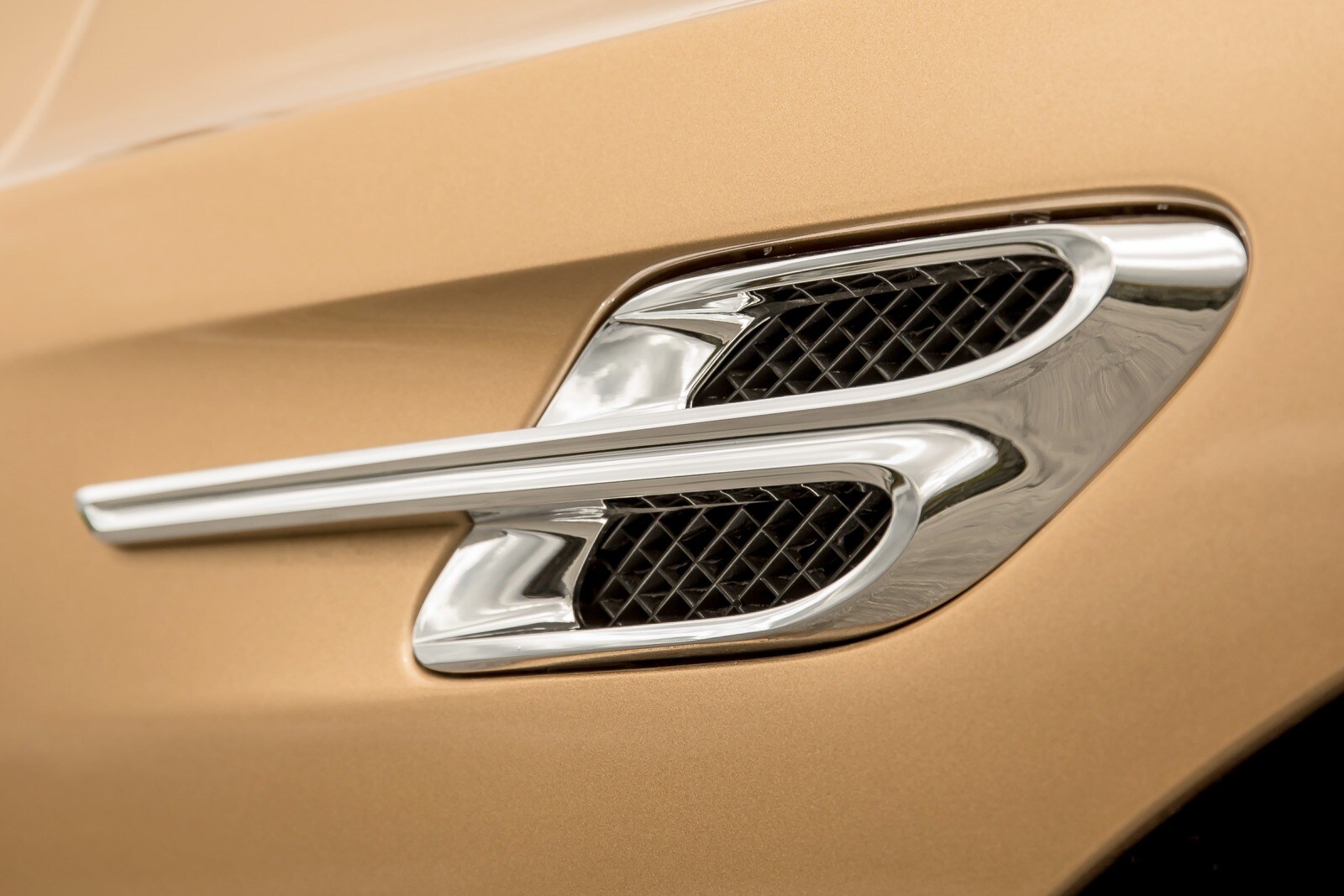 2017 Bentley Continental exterior EDETAIL