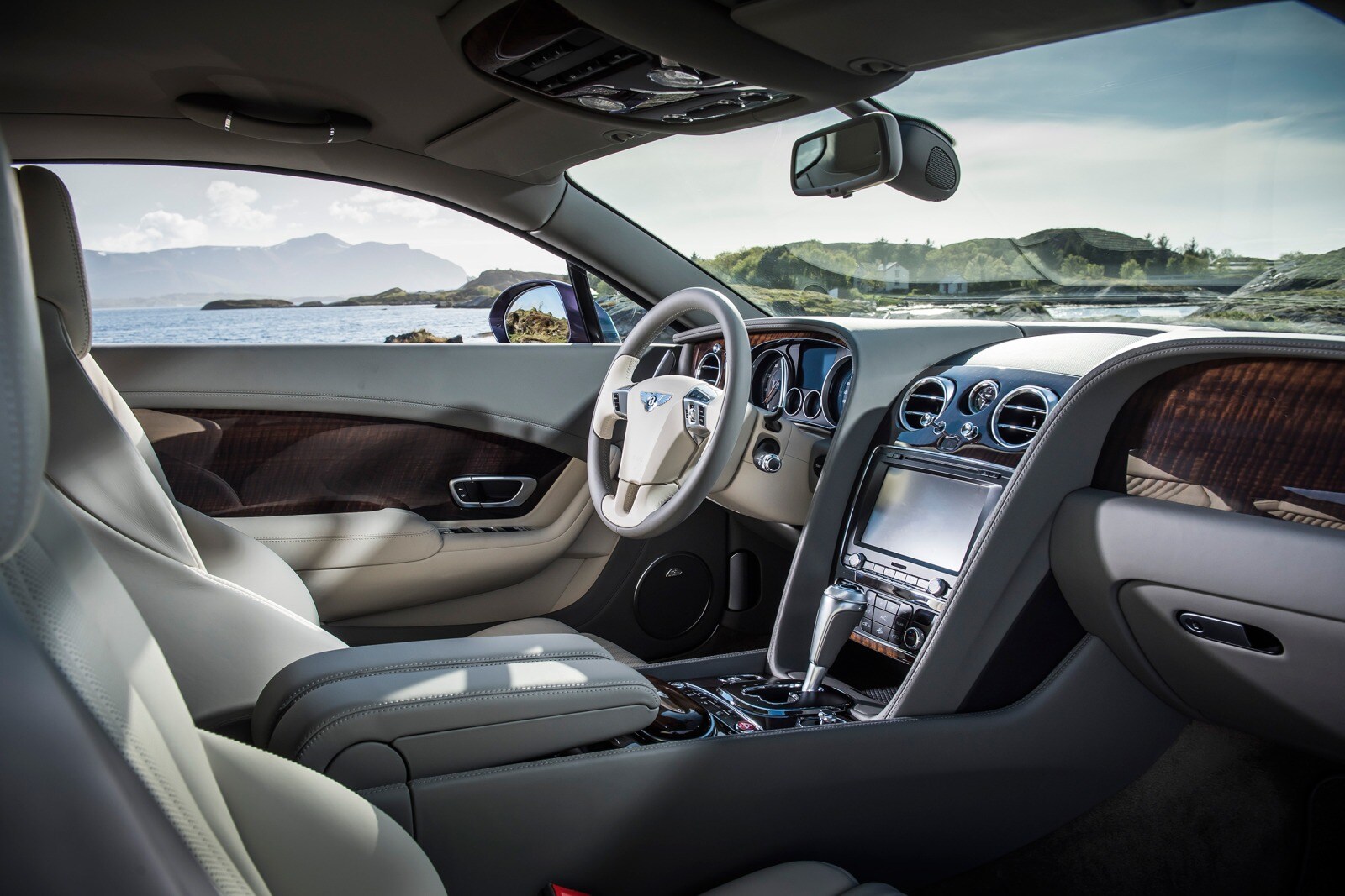 2017 Bentley Continental interior I