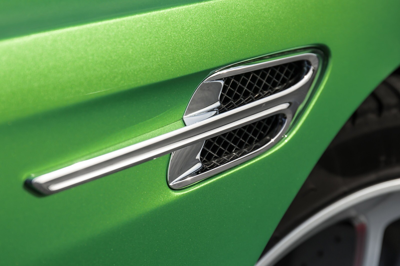 2017 Bentley Continental exterior EDETAIL