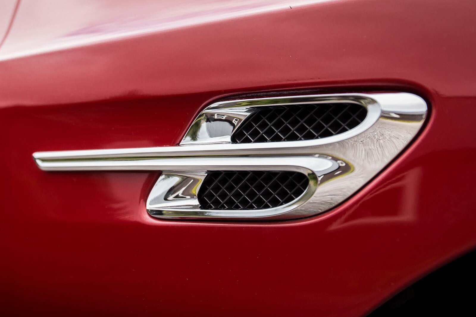 2017 Bentley Continental exterior EDETAIL