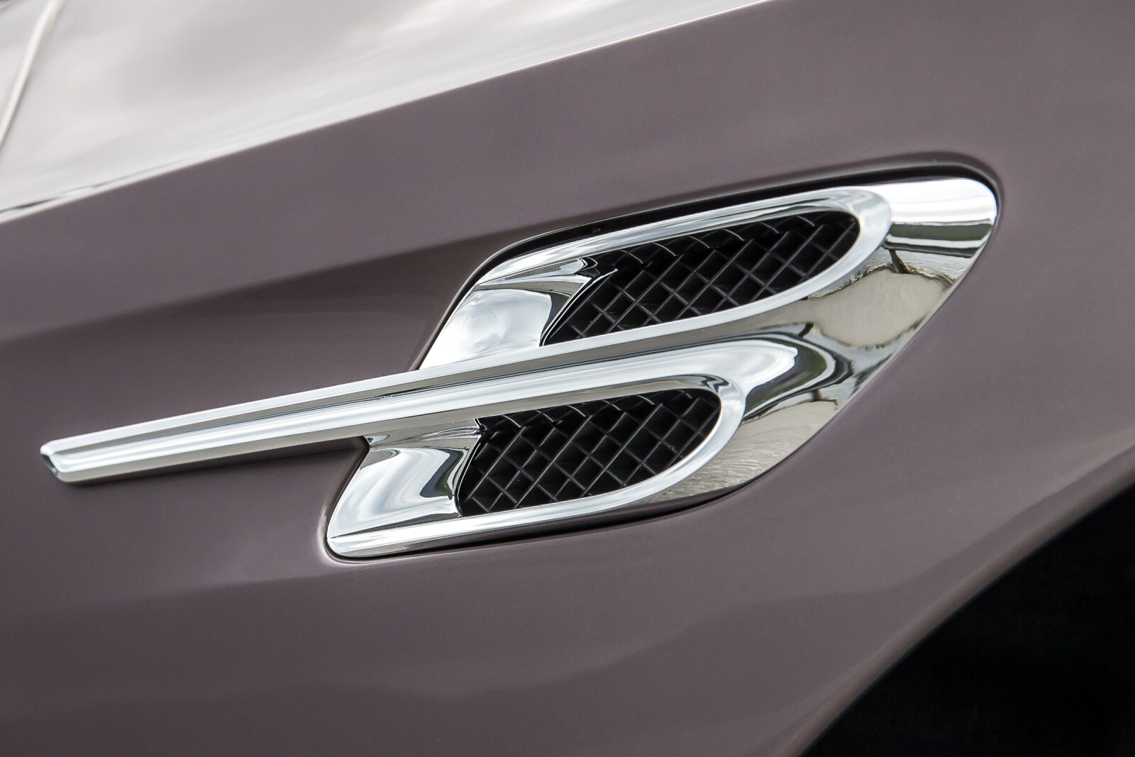 2017 Bentley Continental exterior EDETAIL