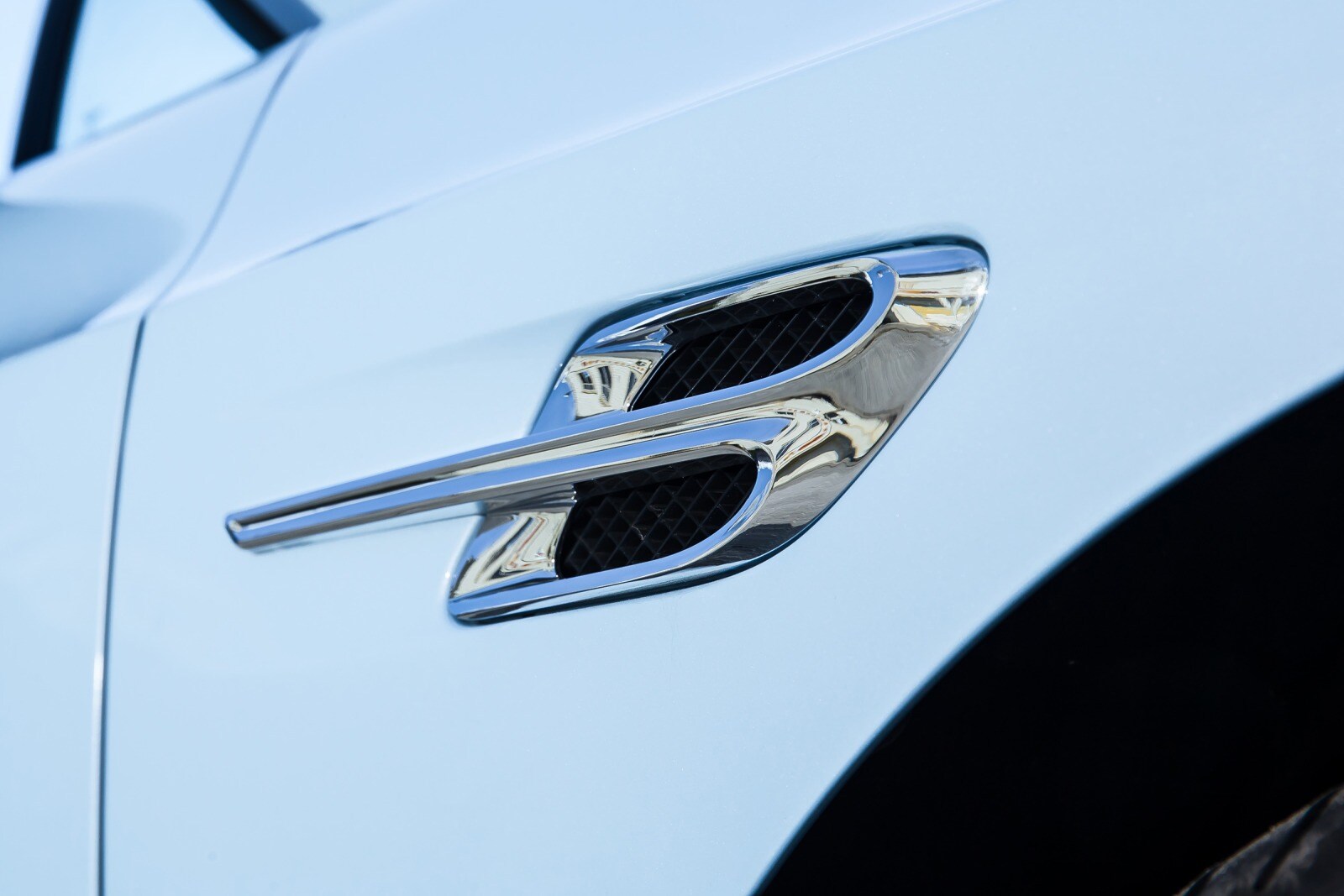 2017 Bentley Continental exterior EDETAIL