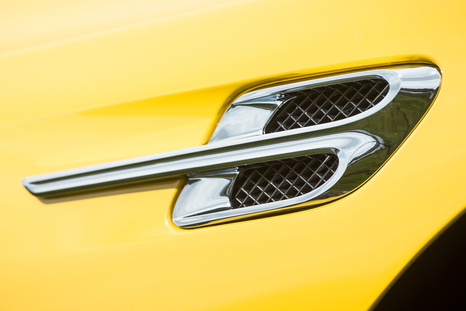 2017 Bentley Continental exterior EDETAIL