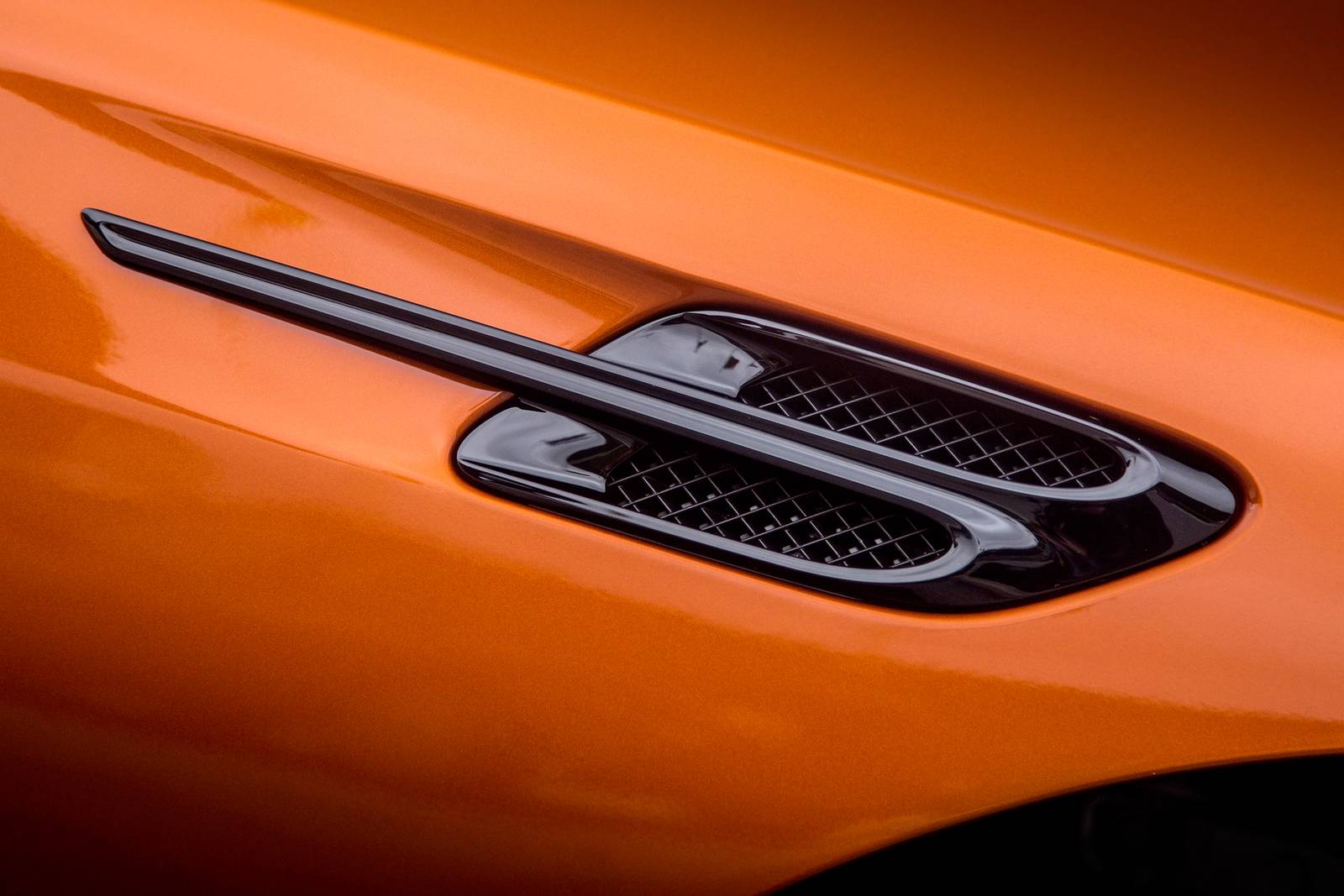 2018 Bentley Continental exterior EDETAIL