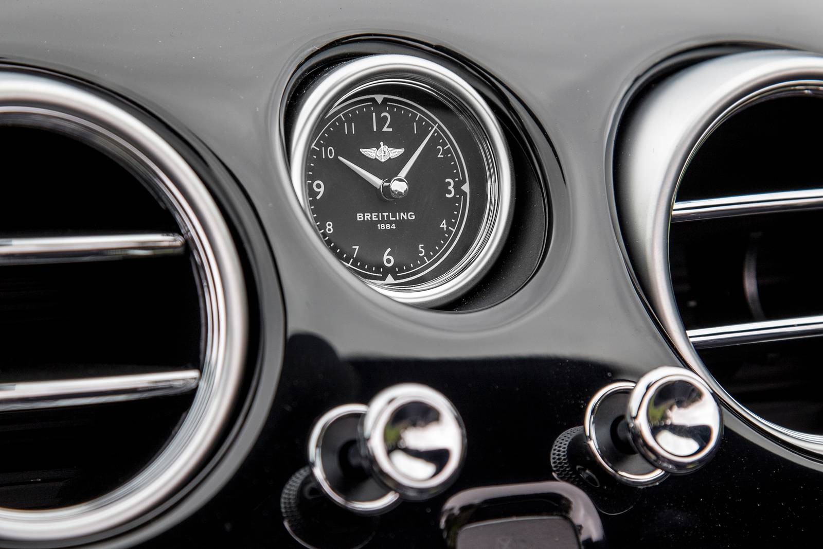 2018 Bentley Continental interior DETAIL