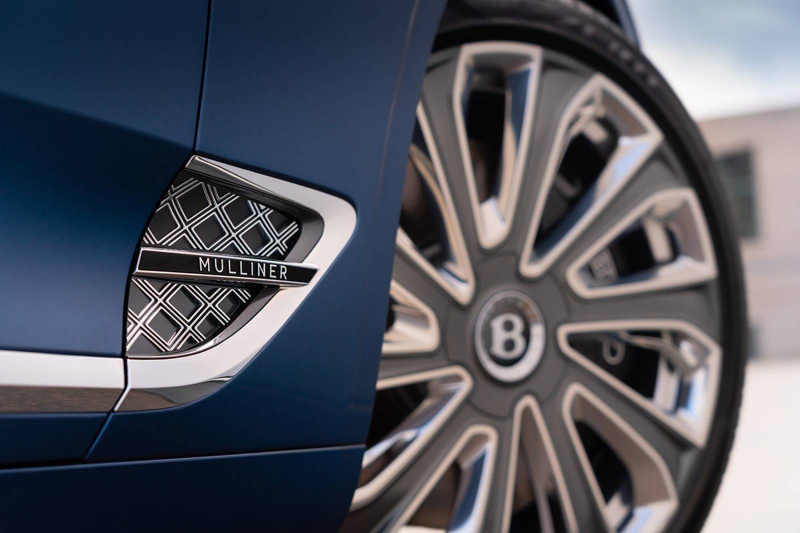 2021 Bentley Continental exterior EDETAIL