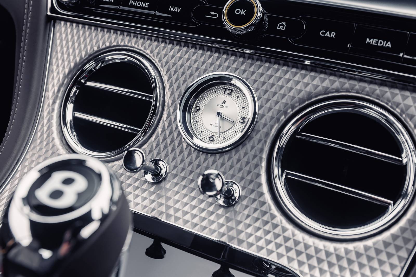 2021 Bentley Continental interior DETAIL