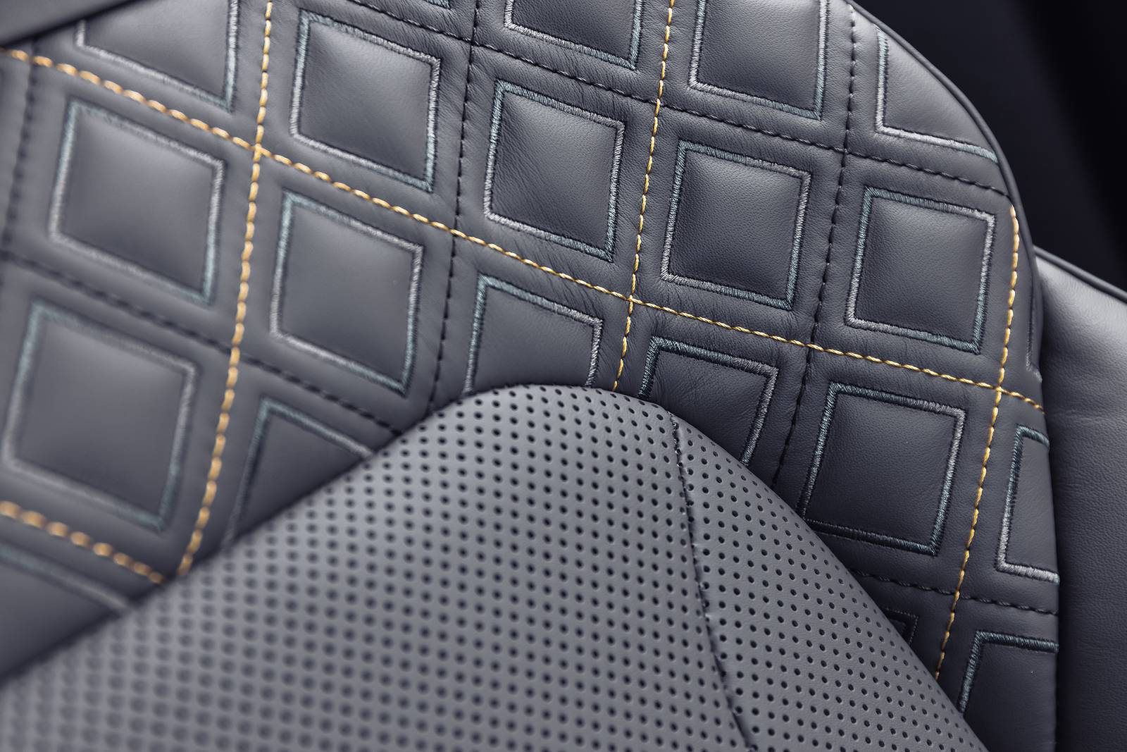 2023 Bentley Continental interior DETAIL