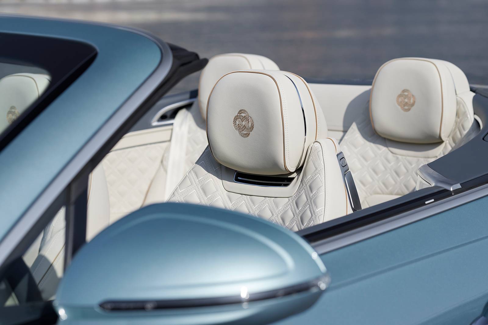 2024 Bentley Continental interior DETAIL