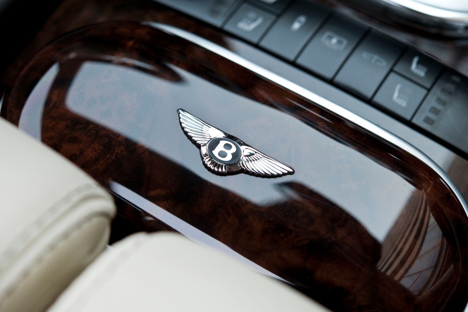 2014 Bentley Flying Spur interior DETAIL
