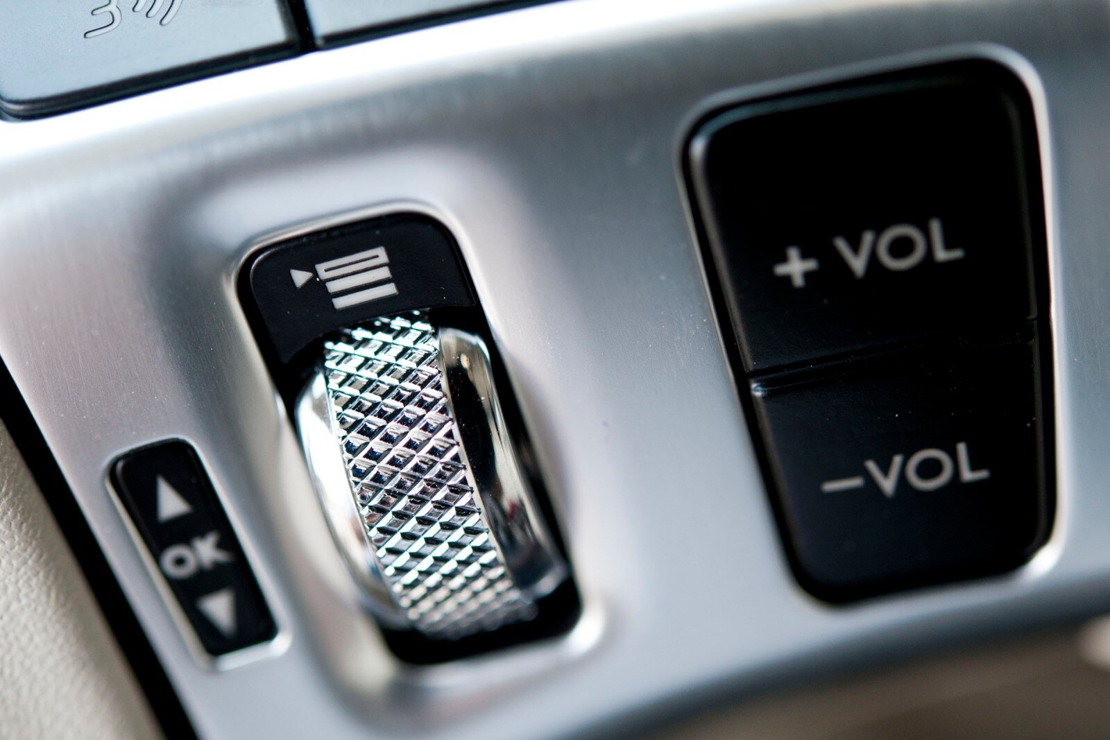 2017 Bentley Flying Spur interior AUXCTRL