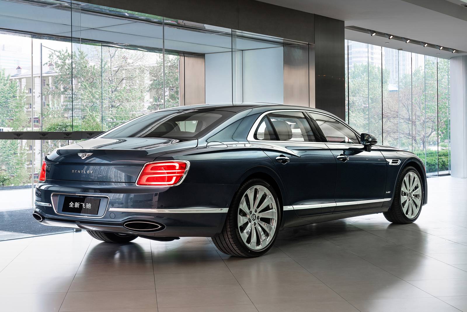 2020 Bentley Flying Spur W12 Sedan Exterior