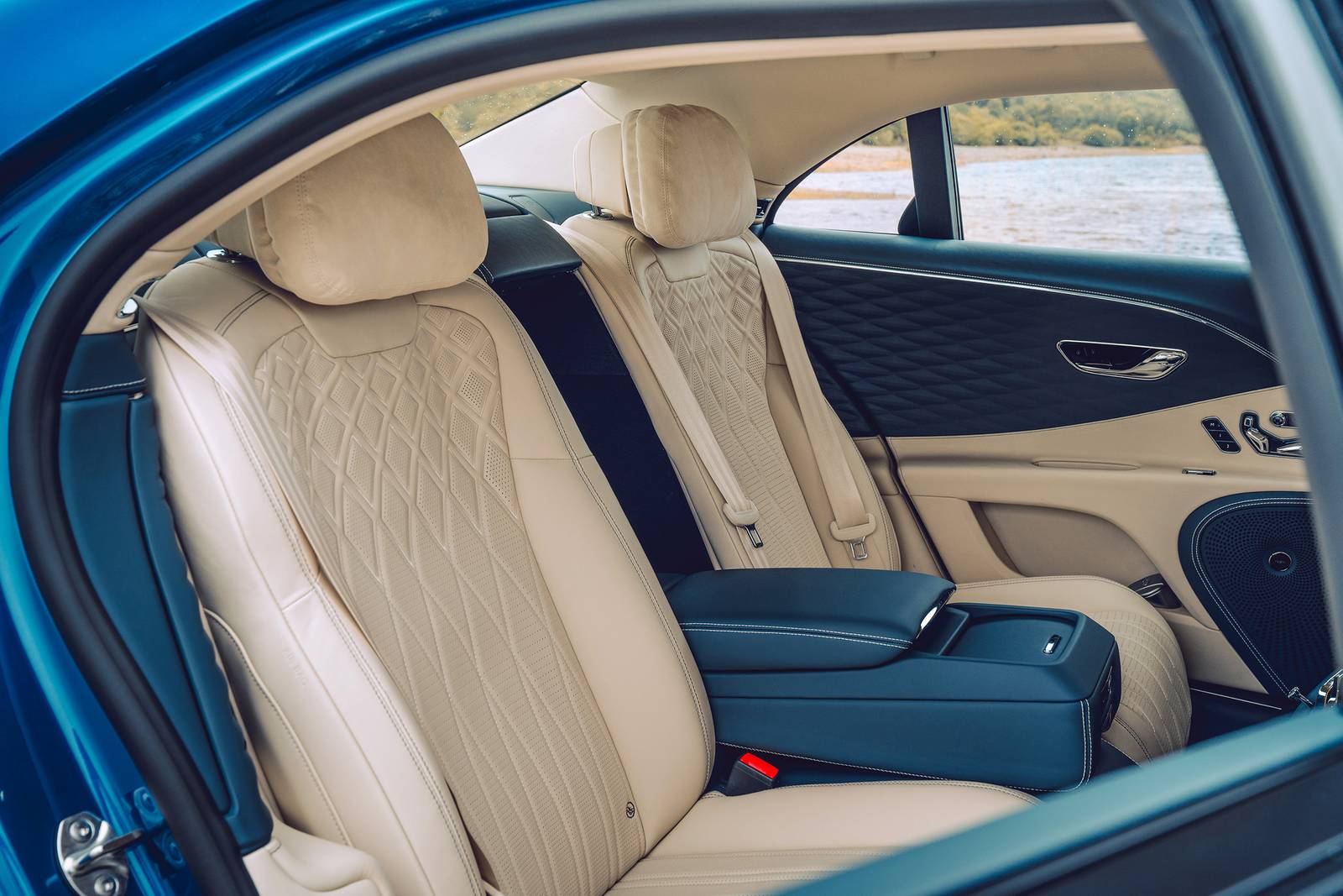 2020 Bentley Flying Spur interior RI