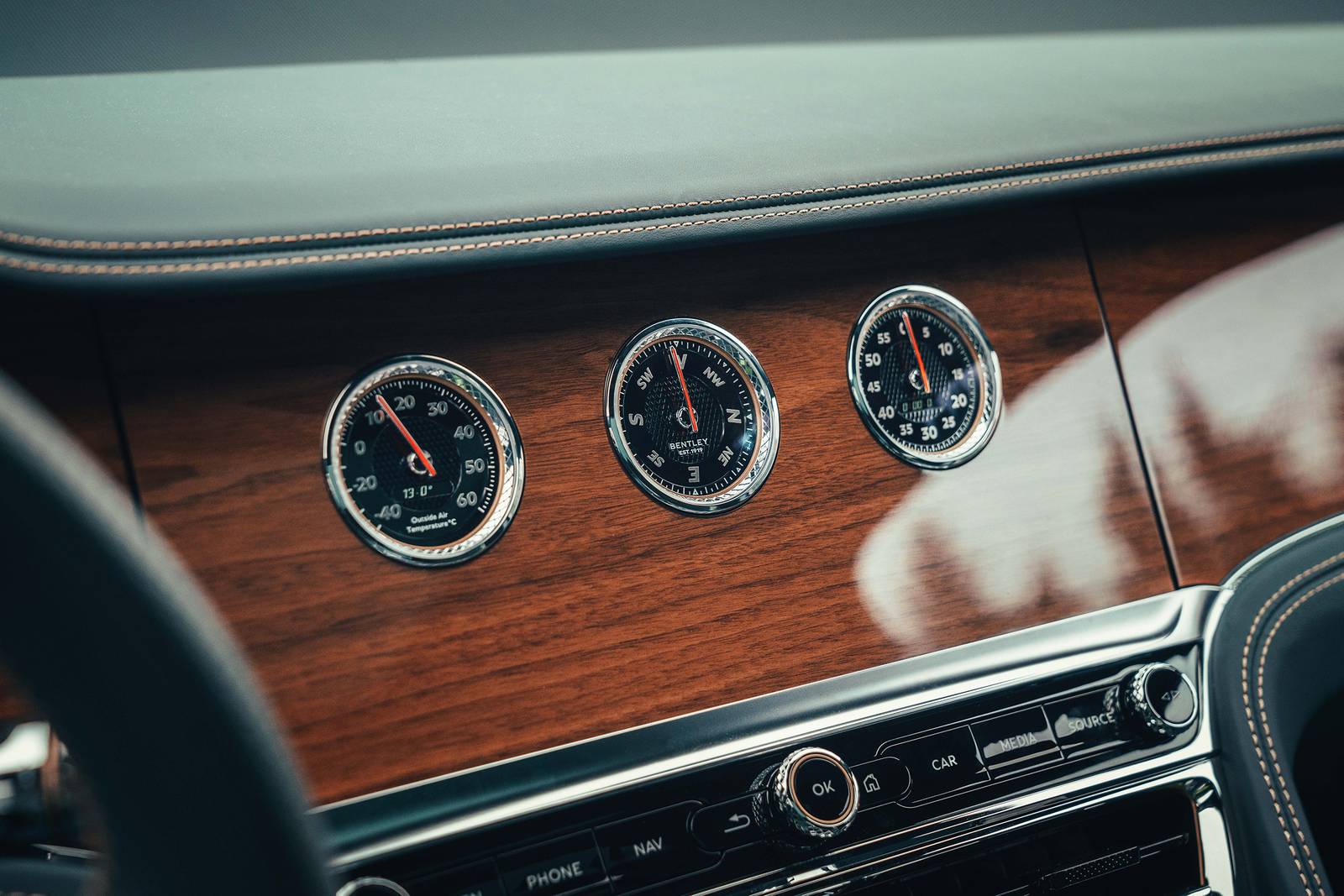 2022 Bentley Flying Spur interior DETAIL