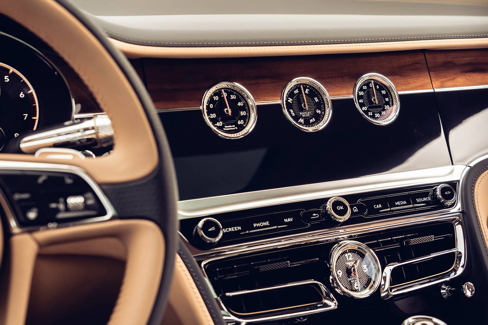 2022 Bentley Flying Spur interior DETAIL