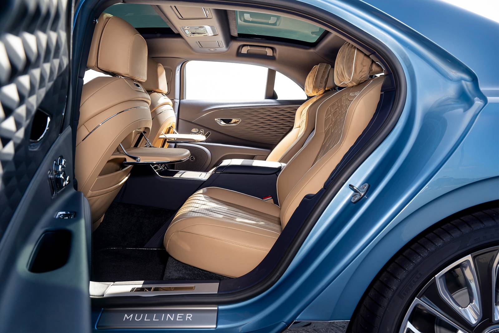 2023 Bentley Flying Spur interior DETAIL