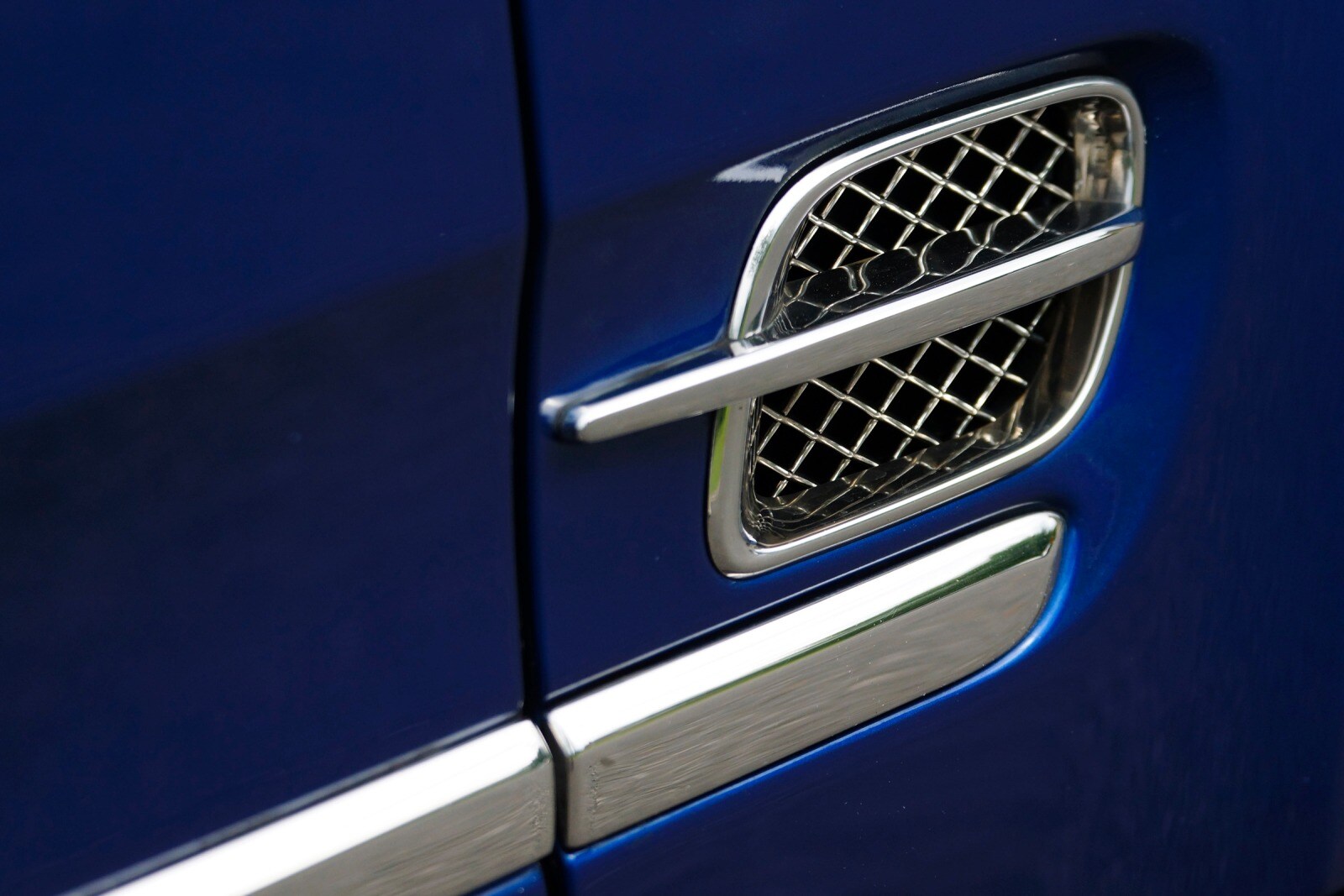 2012 Bentley Mulsanne exterior EDETAIL