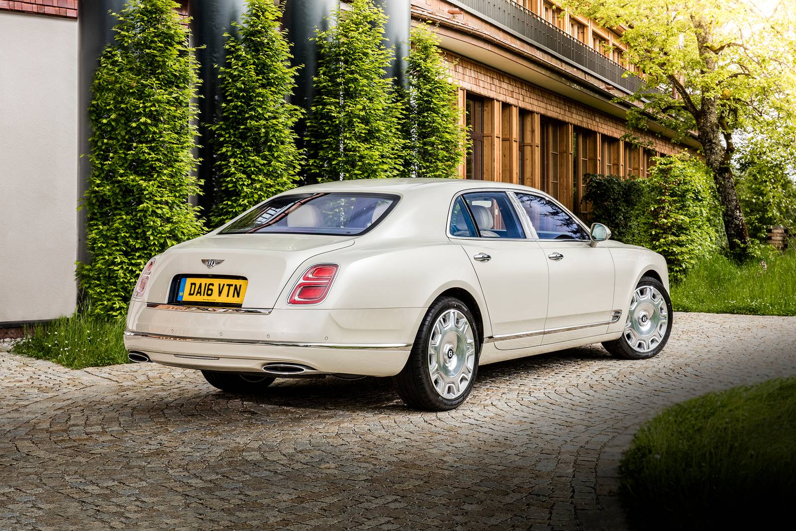 2018 Bentley Mulsanne — OEM photo 3