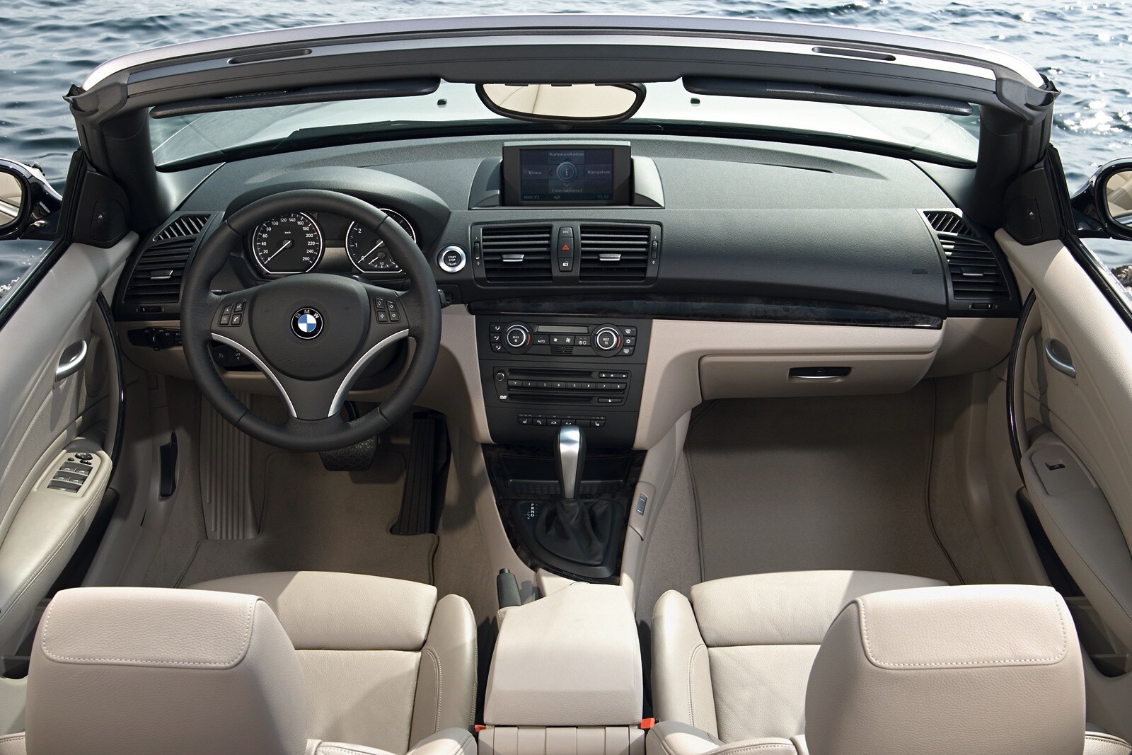 2008 BMW 1 Series interior D