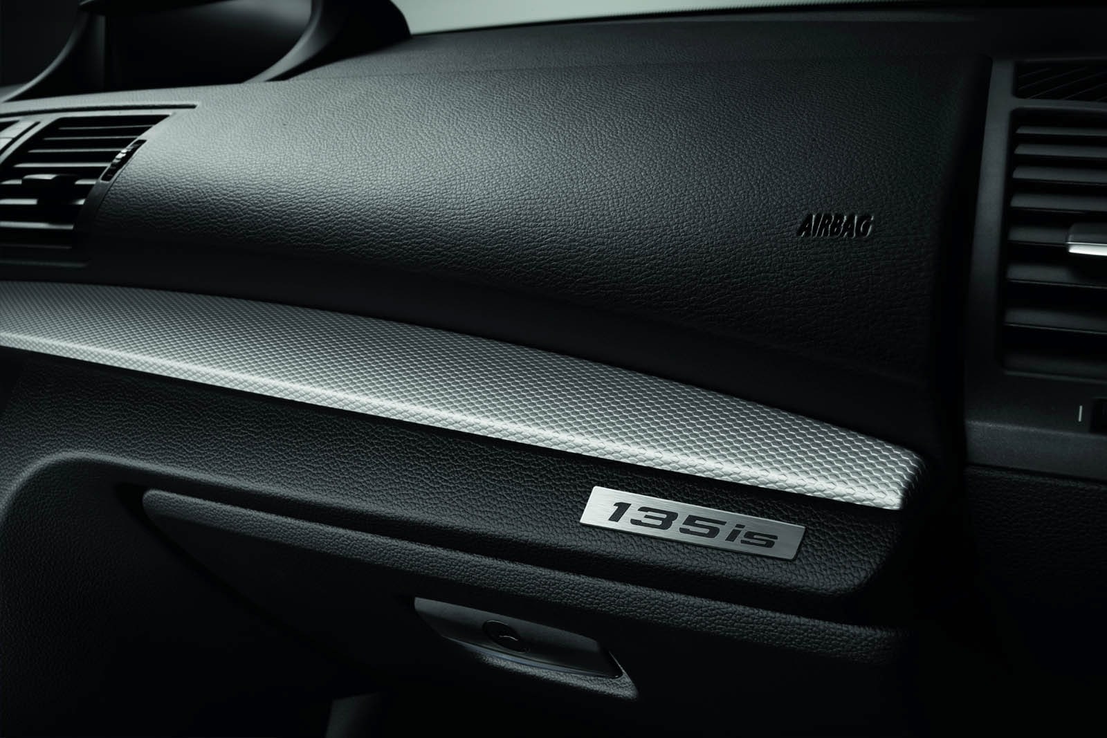 2013 BMW 1 Series interior DETAIL