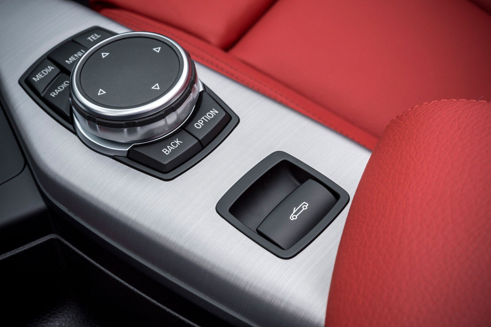 2017 BMW 2 Series interior AUXCTRL