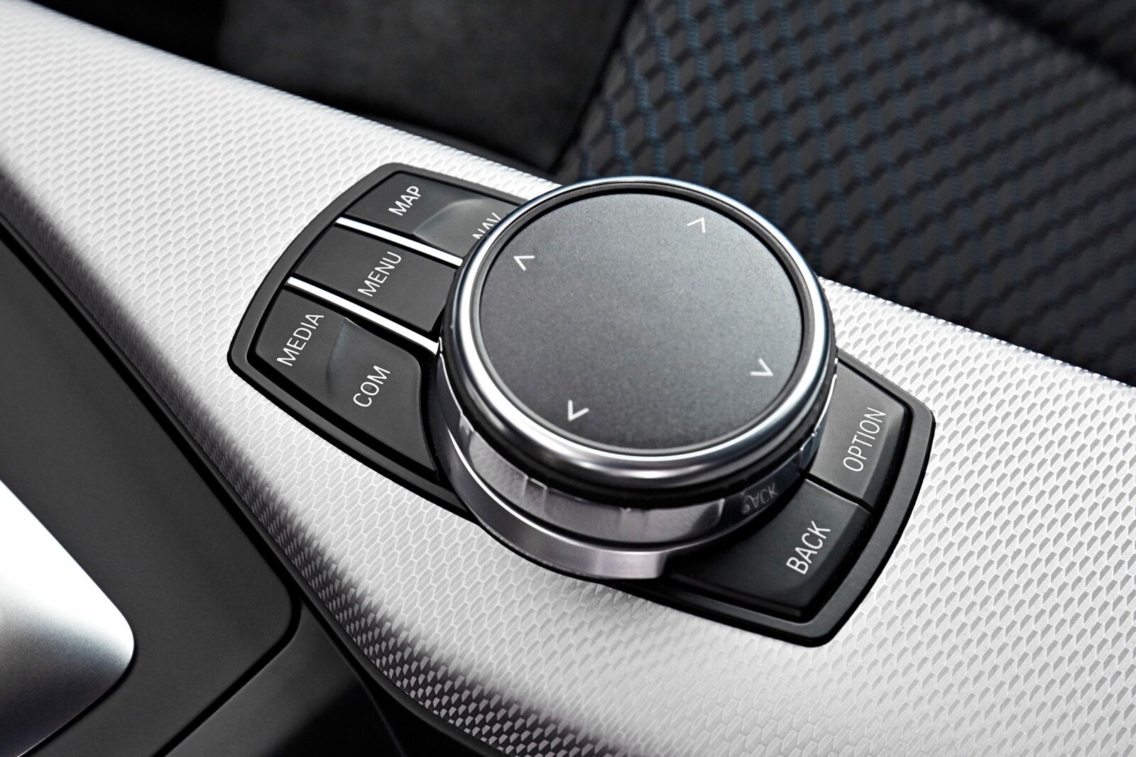 2018 BMW 2 Series interior AUXCTRL