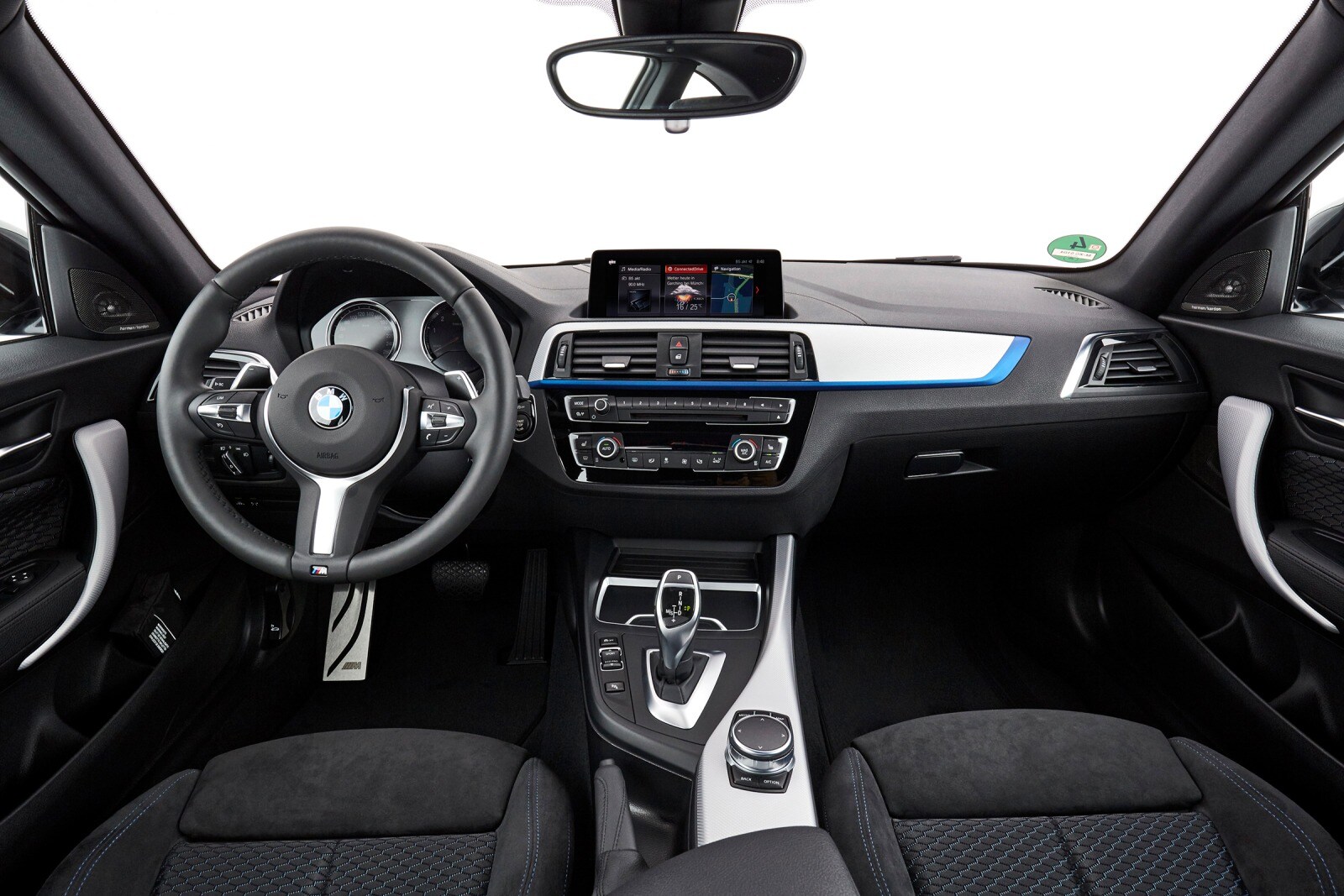 2018 BMW 2 Series interior D