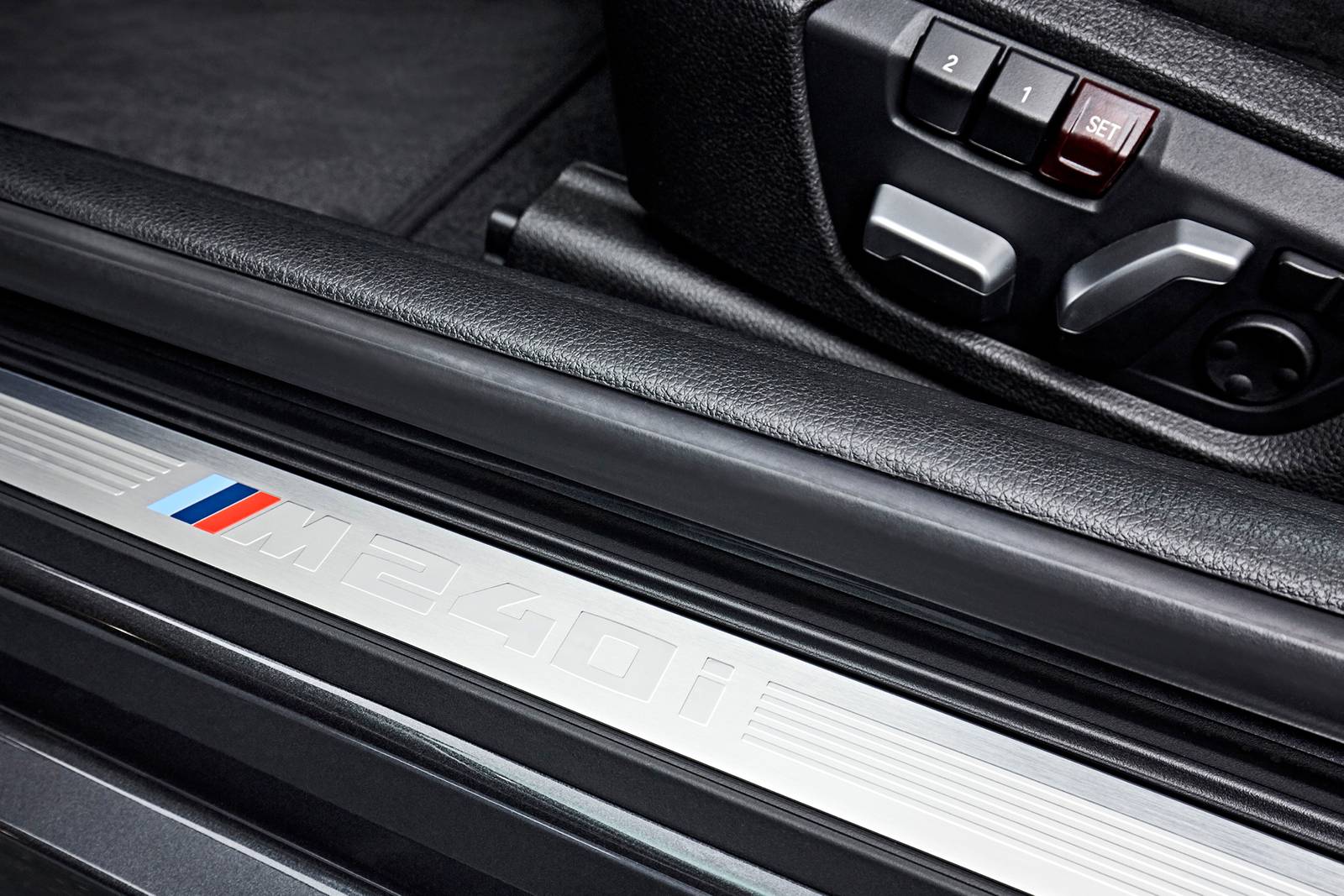 2019 BMW 2 Series interior DETAIL