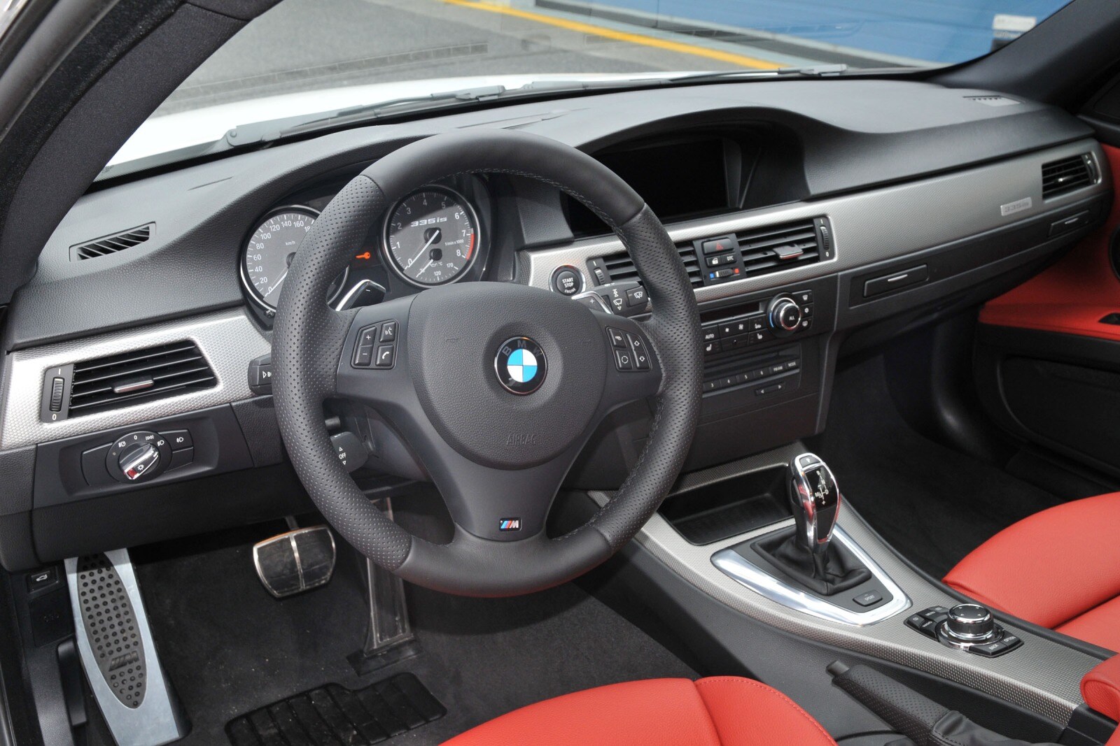 2012 BMW 3 Series interior D