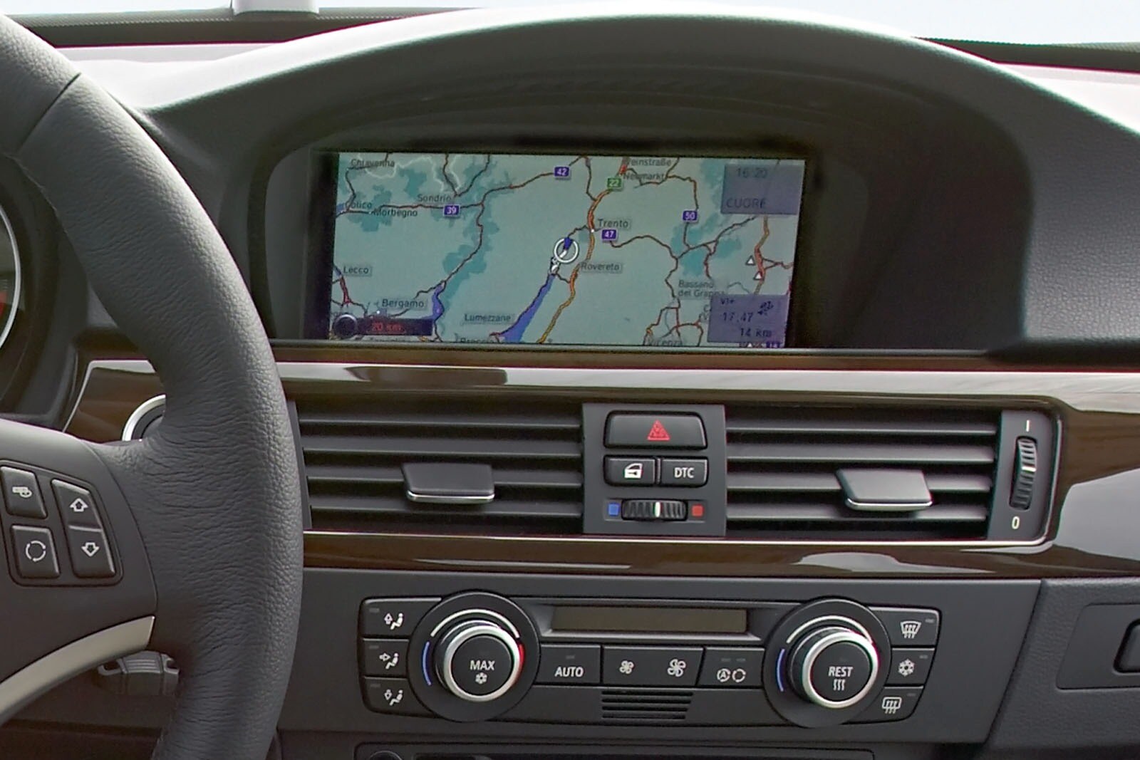 2012 BMW 3 Series interior CC