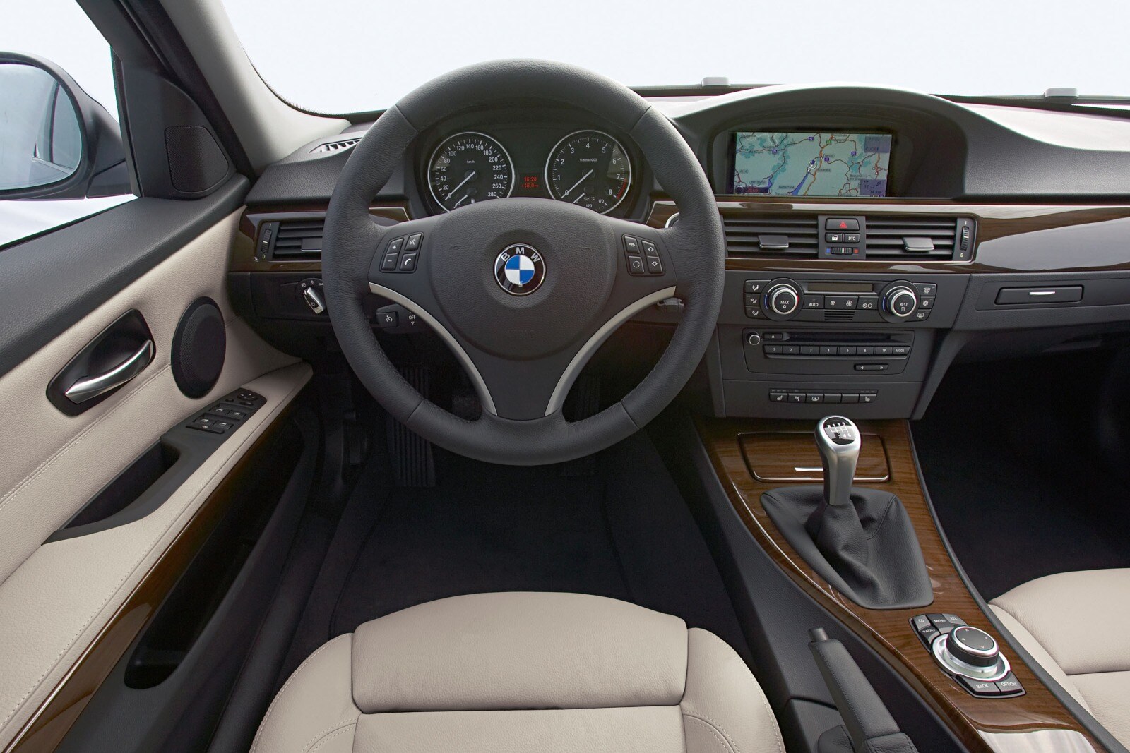 2012 BMW 3 Series interior D