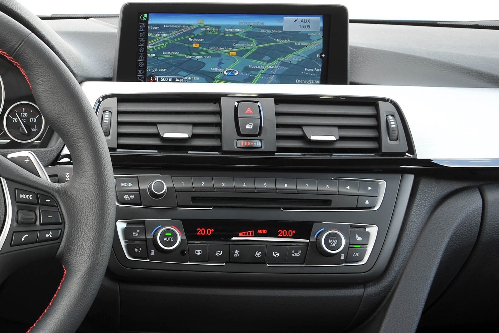 2013 BMW 3 Series interior CC