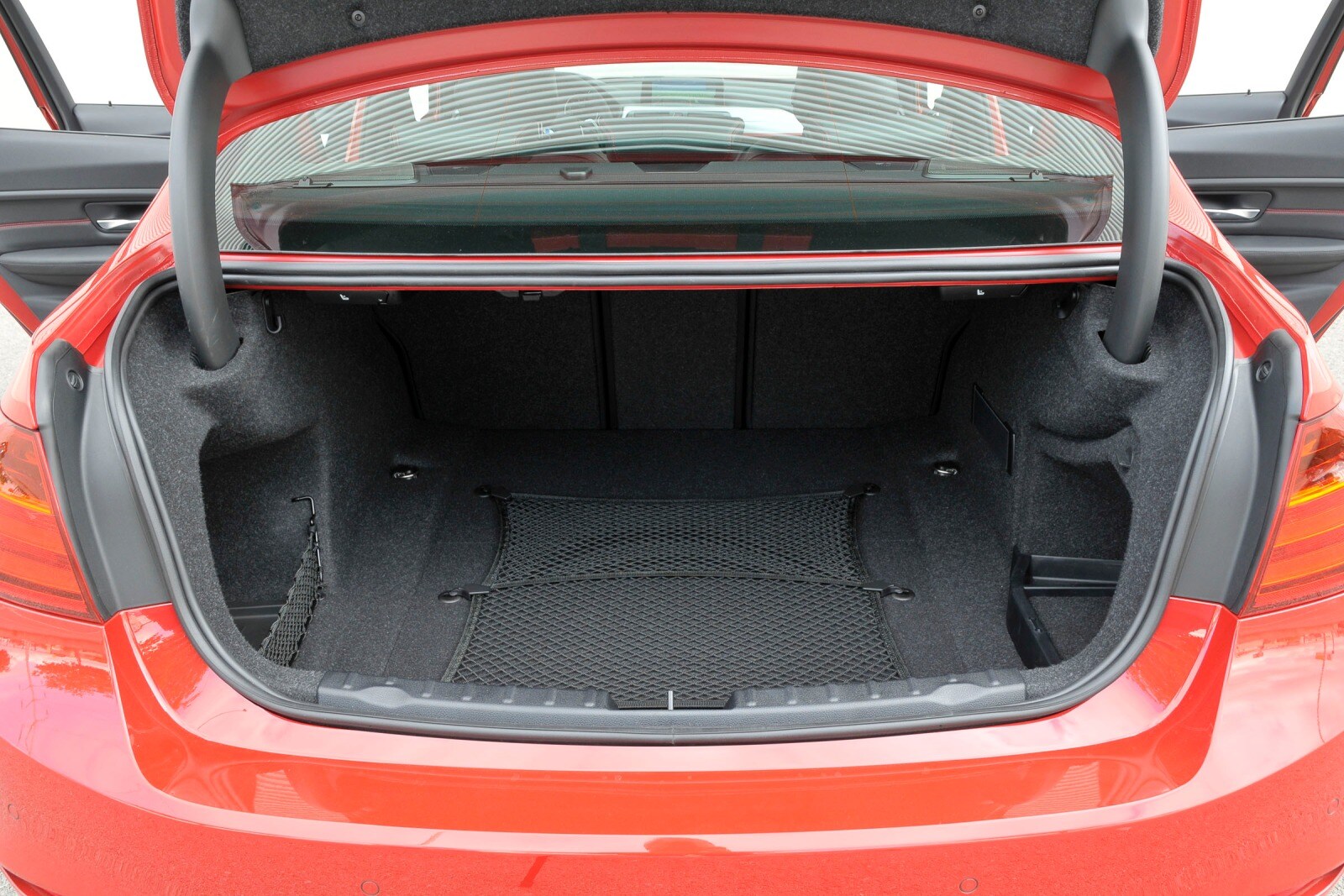 2014 BMW 3 Series interior CARGO