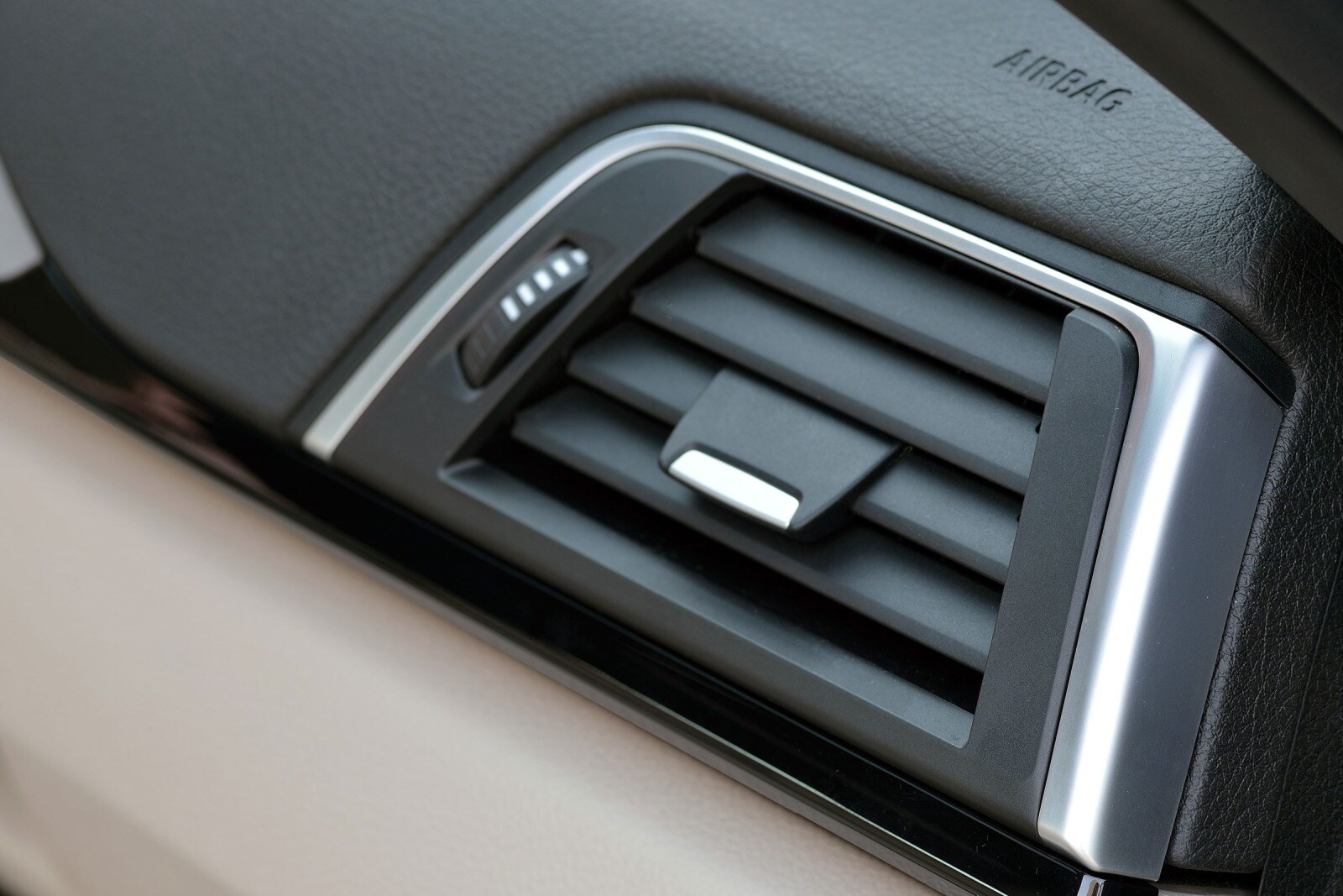 2016 BMW 3 Series interior DETAIL