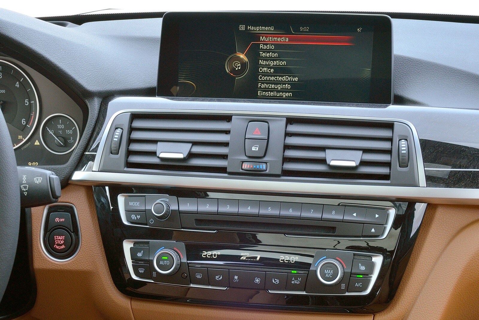 2017 BMW 3 Series interior CC