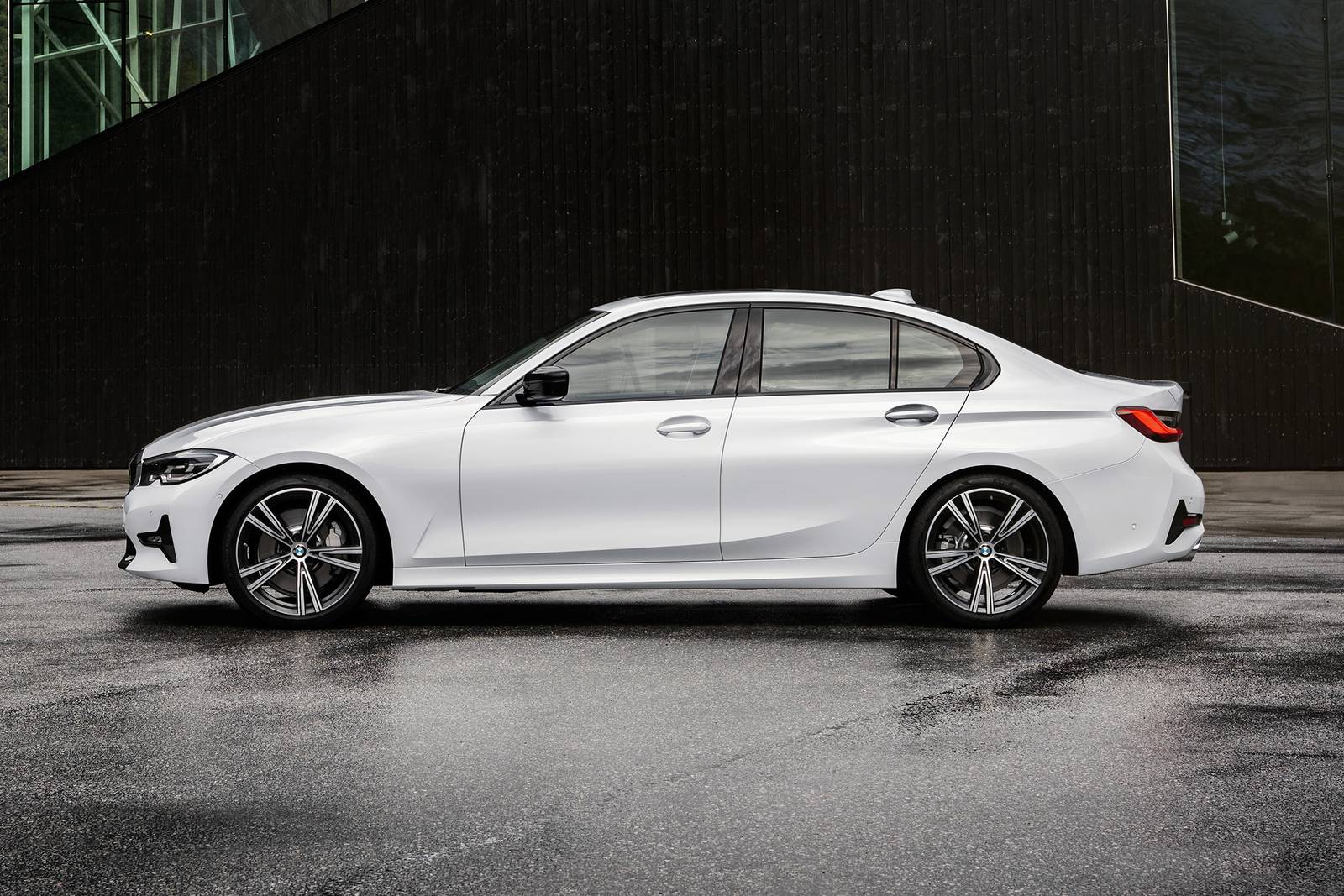 2019 BMW 3 Series exterior S